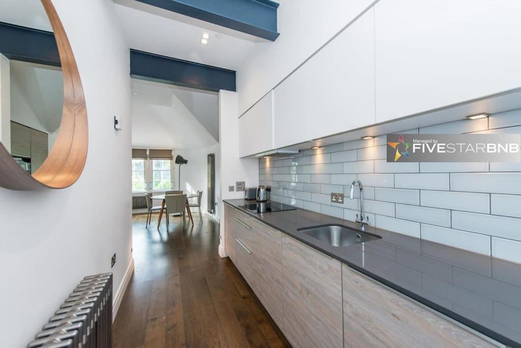 Cool Urban Apartment With Stunning Castle Views Edinburgh Bagian luar foto
