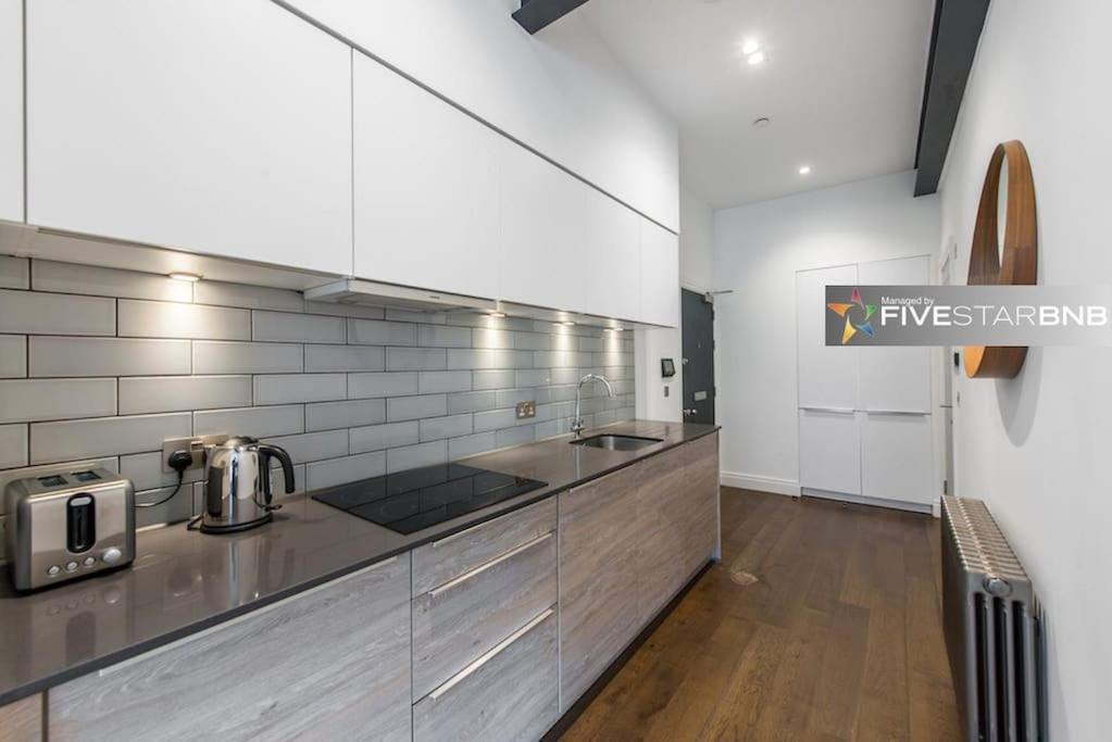 Cool Urban Apartment With Stunning Castle Views Edinburgh Bagian luar foto