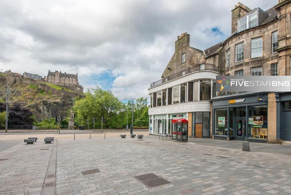 Cool Urban Apartment With Stunning Castle Views Edinburgh Bagian luar foto